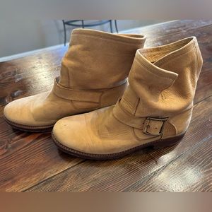 Frye womens suede boots size 8